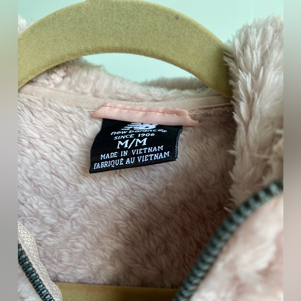 NEW BALANCE blush pink faux fur-look hoodie SIZE M never worn - Picture 6 of 13